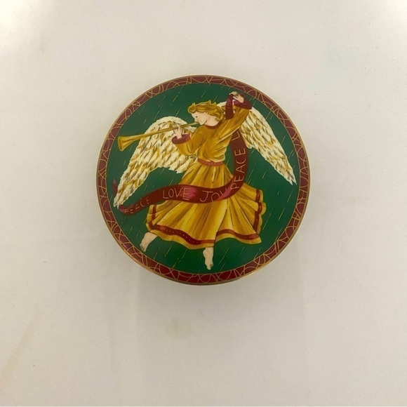 Angel Lidded Porcelain Trinket Jewelry Box - Picture 1 of 6